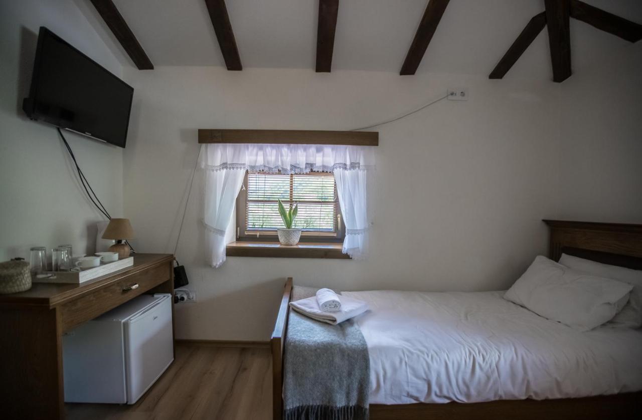 The House Of The Miyaks Hotel Rostusa ภายนอก รูปภาพ