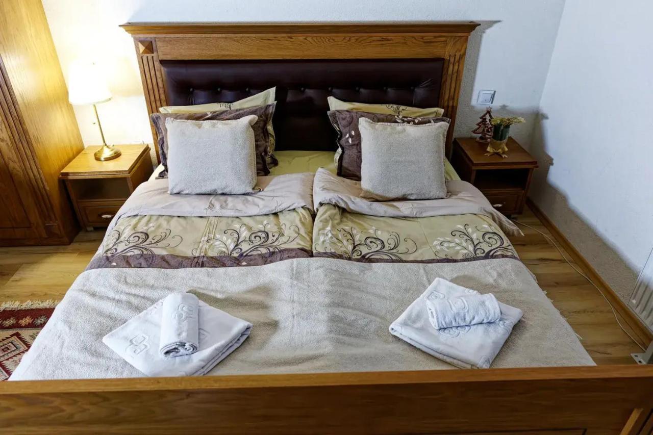 The House Of The Miyaks Hotel Rostusa ภายนอก รูปภาพ