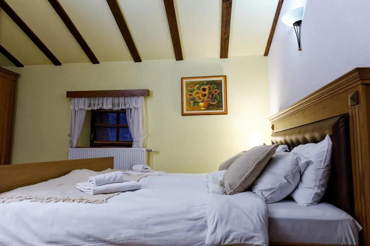 The House Of The Miyaks Hotel Rostusa ภายนอก รูปภาพ